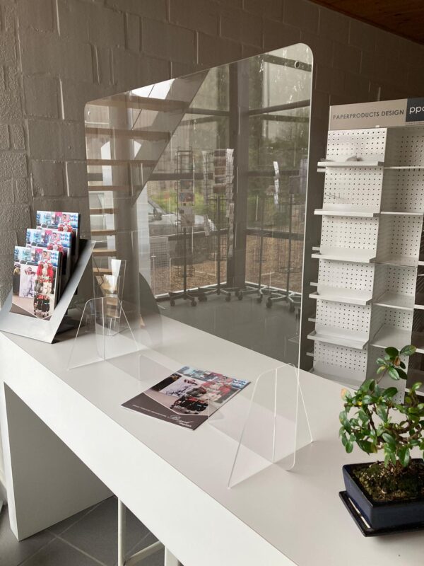 PCS8075-Buyck Displays-PLEXIGLAS “ANTI-CORONA” PREVENTIESCHERM VOOR OP TOONBANK OF BALIE MET DOORGEEF OPENING